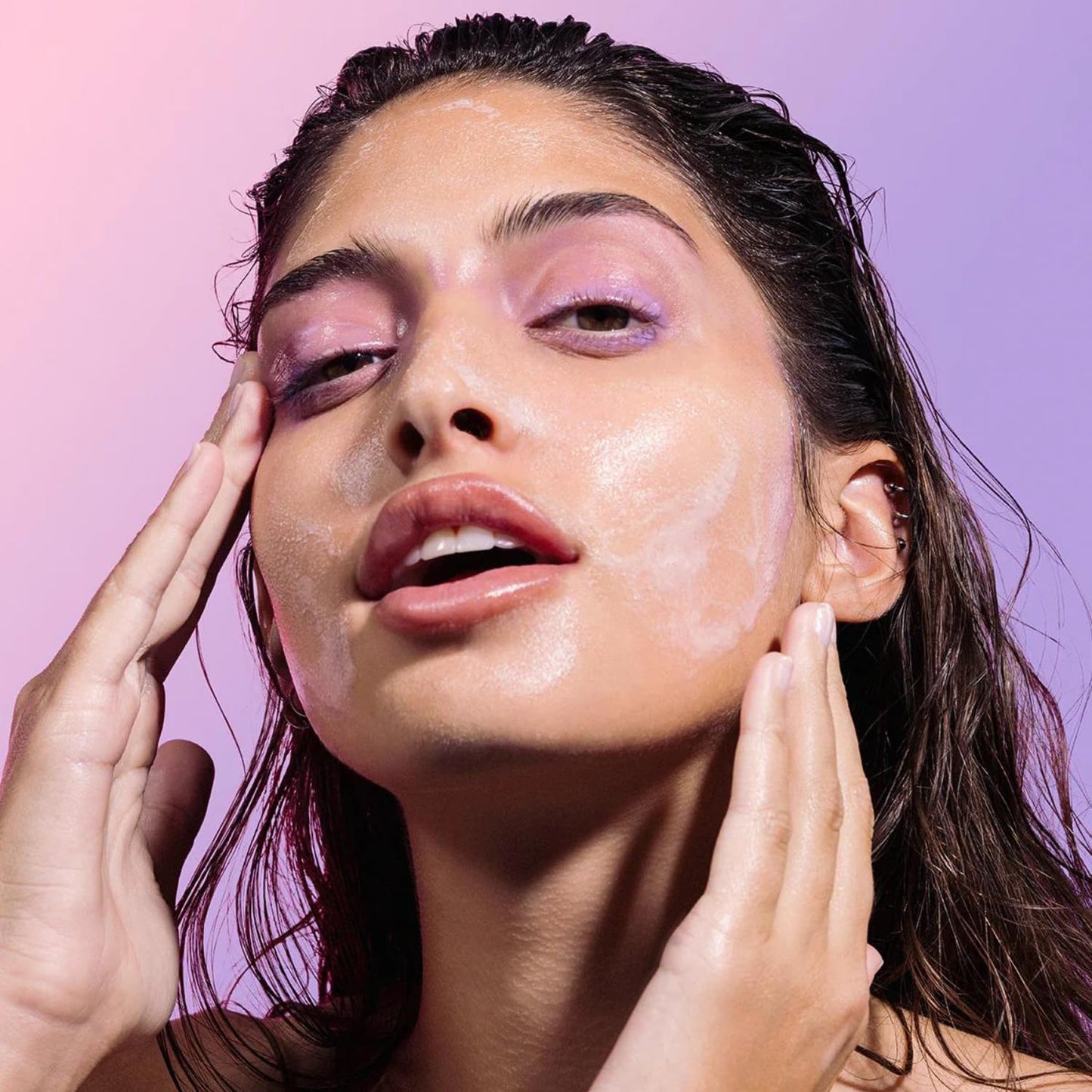 Glow Recipe Blueberry Bounce Gentle Face Cleanser & Makeup Remover with Exfoliating AHA (160ml) + Niacinamide Dew Drops Glow Serum & Illuminating Makeup Primer Travel Size (15ml)